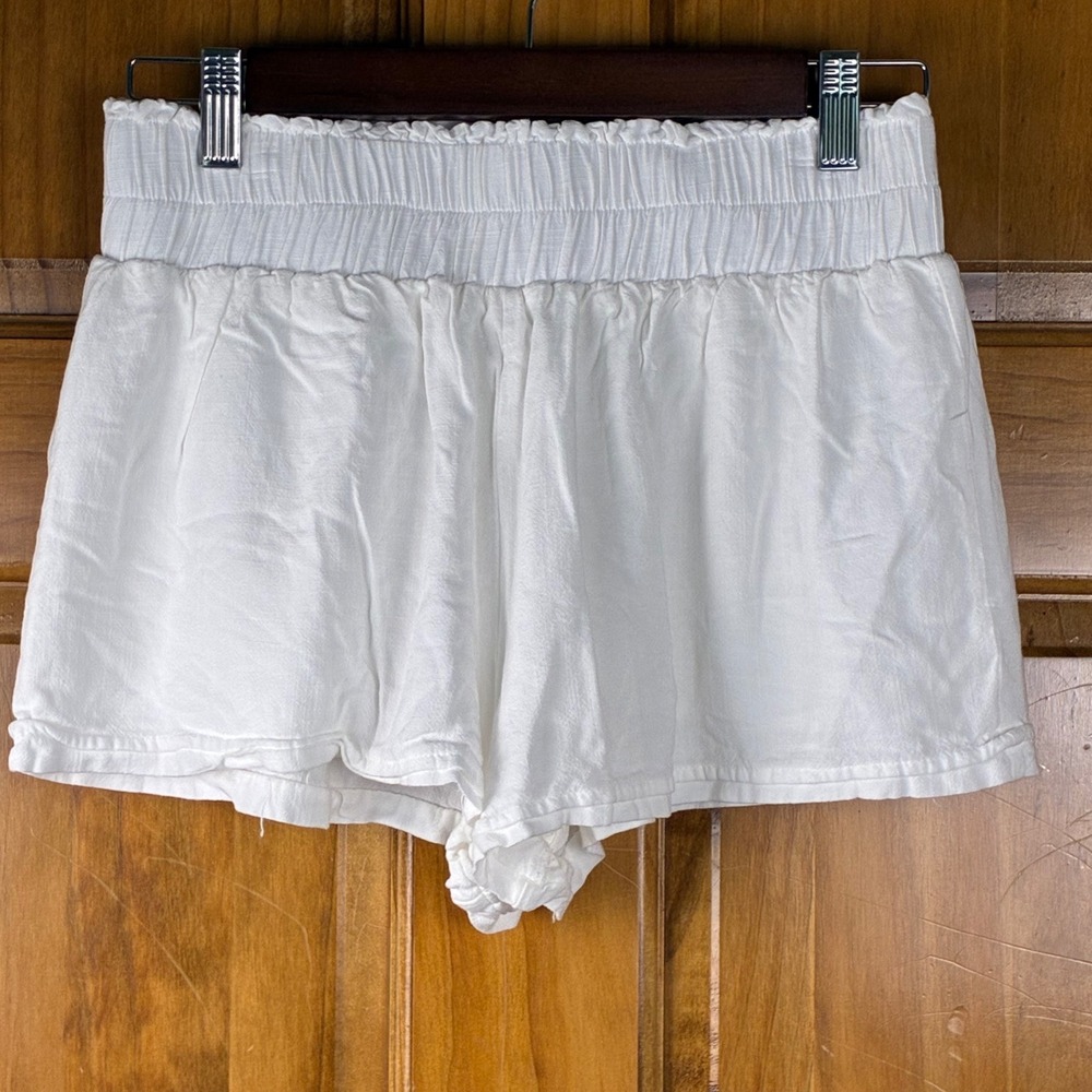 Princess Polly White Smocked Elastic Paperbag Waist Sz 4 Linen Blend Shorts